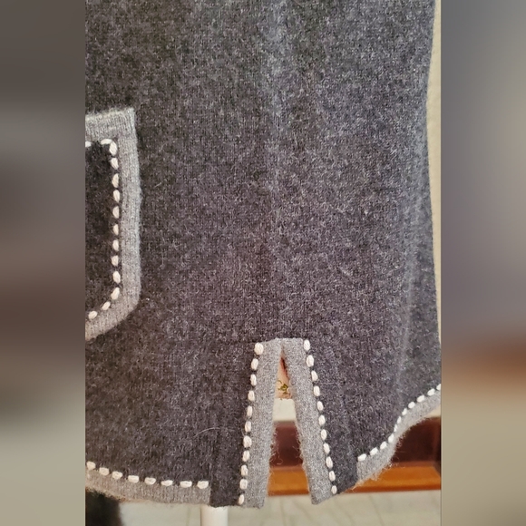 Neiman Marcus Cashmere Collection Cardigan 2 Shades of Grey - Picture 5 of 8